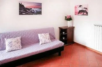 Alloggio per agriturismo La Meridiana Agriturismo *